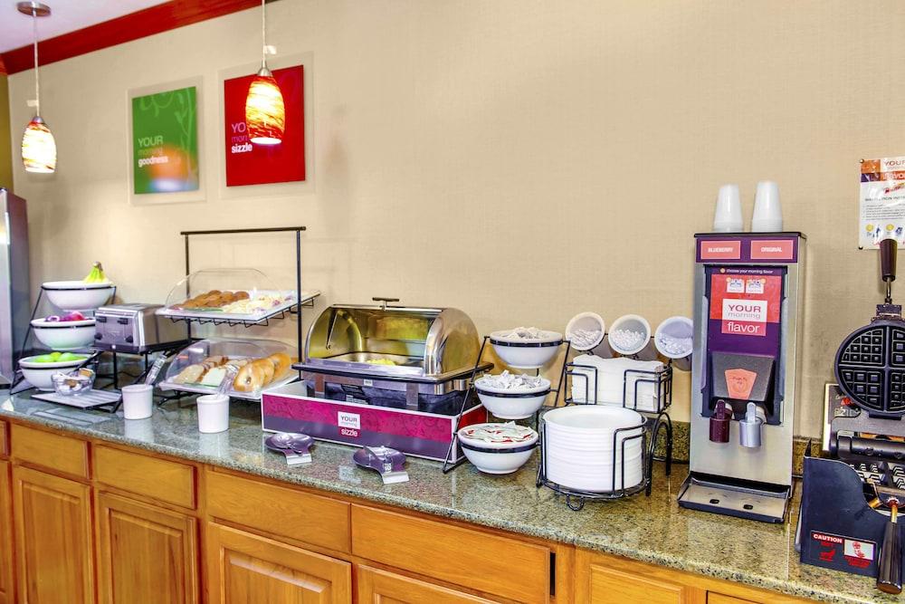 Quality Inn I-74 Batesville Εξωτερικό φωτογραφία